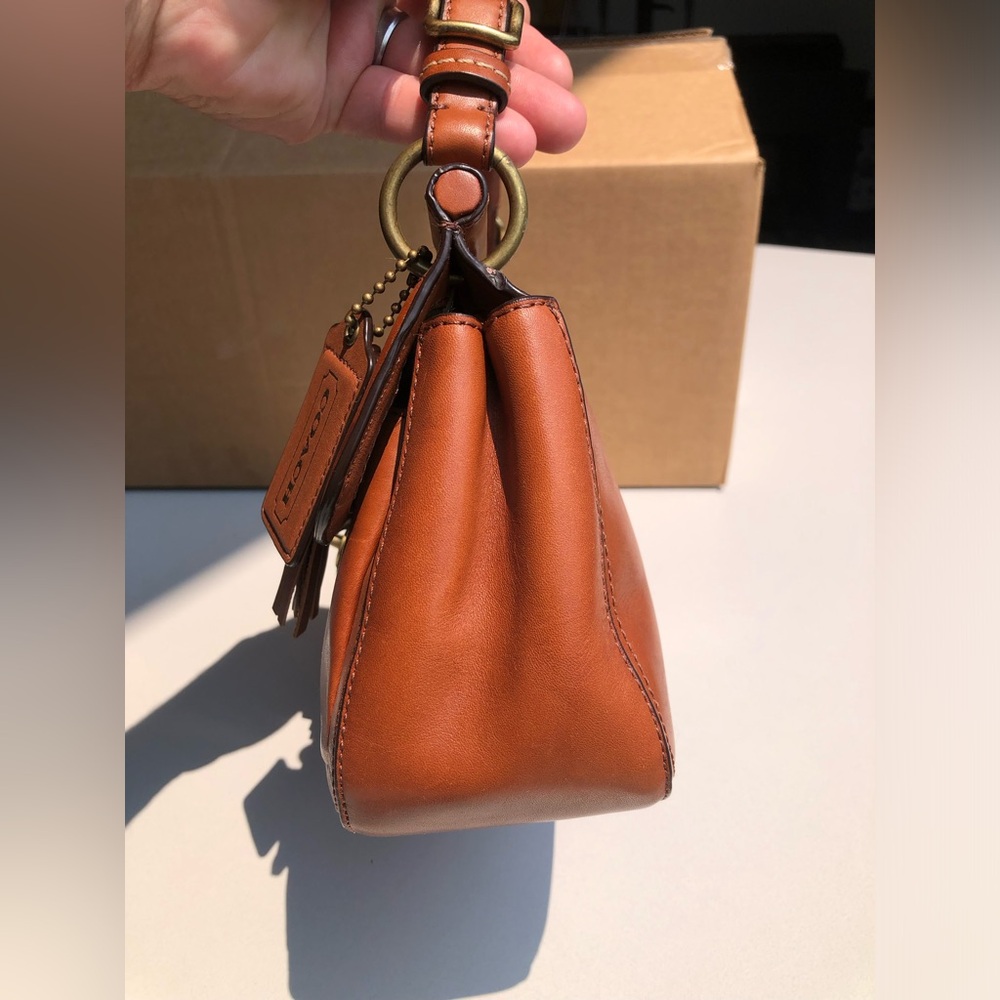 Legacy City Willis Coach British Tan Turnlock Shoulder Bag #22062 with hangtag - Picture 3 of 11
